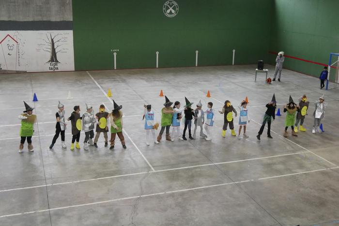 Desfilerik gabe, baina dantz 22 1770997074530