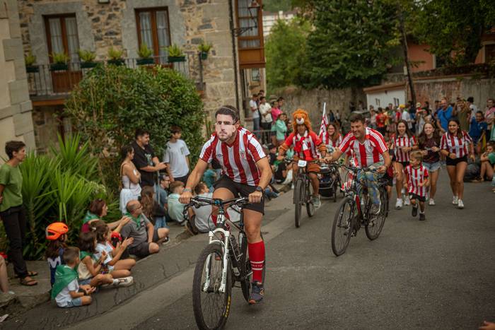 Bizikletak irudimenez jantzi 77 1757325877081