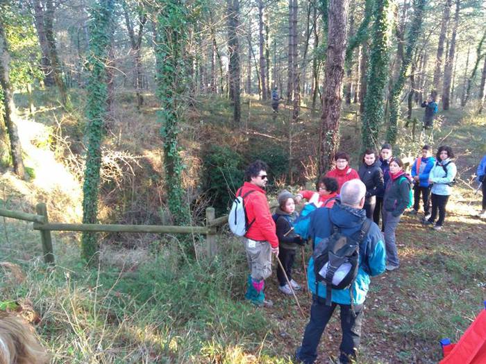 Elur-zuloak bisitatu zituzte 8 1517303023696