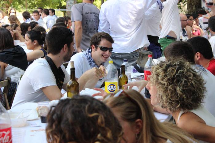 Sokatik tiraka itzuli dira j 60 1503500798038