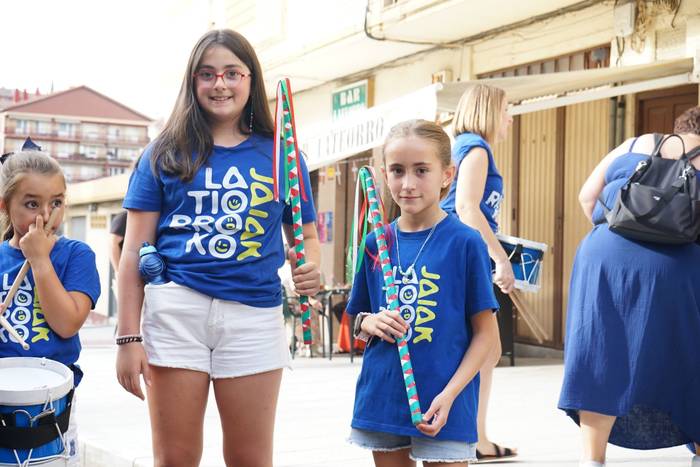 Danbor, buruhandi, dantza et 8 1758311882322