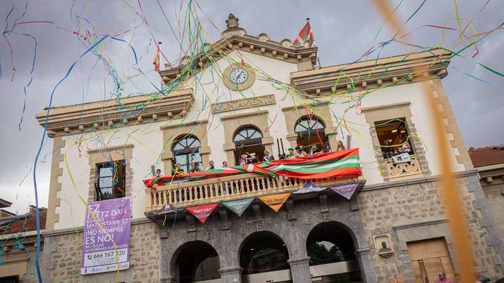 Festa-giroak hartu ditu Amurrioko bazter guztiak Iguarrakoaren etorrerarekin