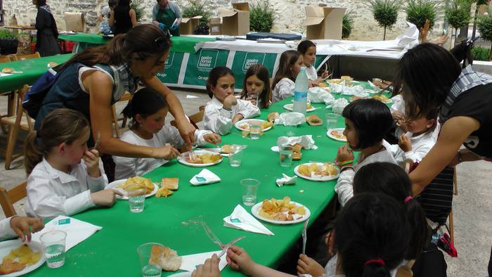 Dantza taldeak taldeak izan  33 1496045568097