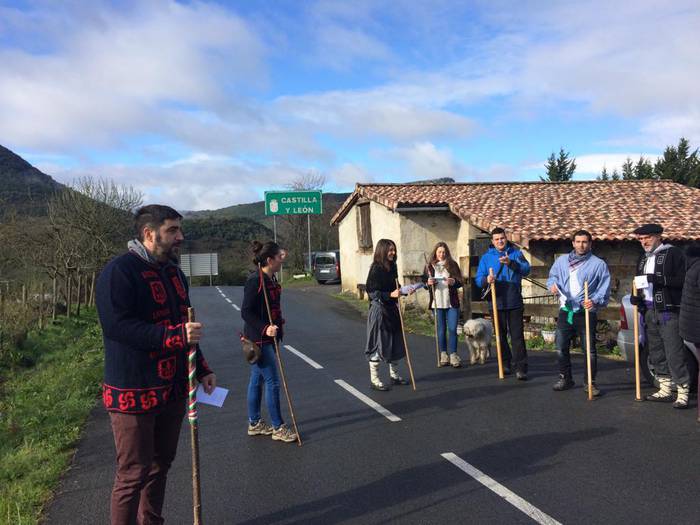 Agate Deunaren bezpera Santa Koloman