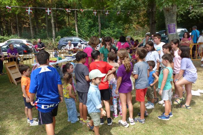 Andra Mari Zuriaren jaiak je 13 1754900926454