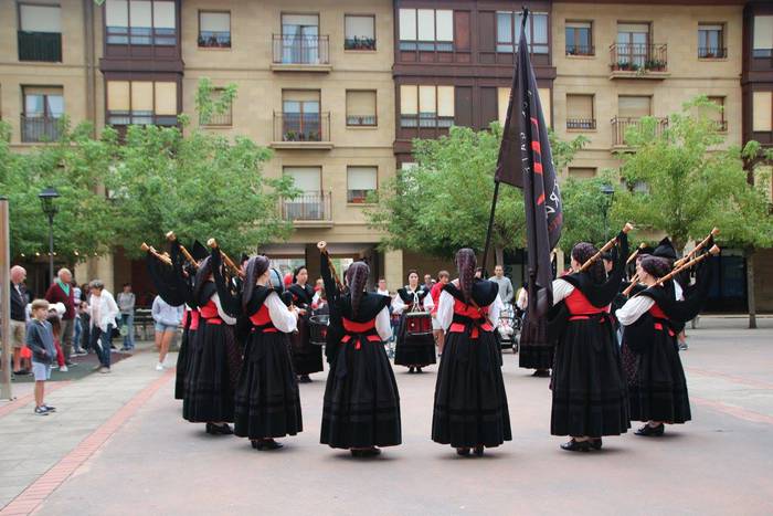 Folk doinuak eta marmitako t 11 1504428622795