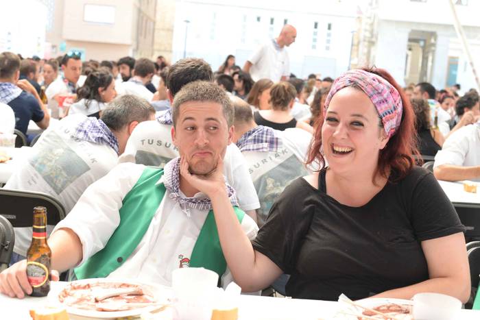 Aldai plaza txiki geratu da  69 1503894349418