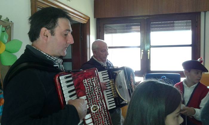 Aiarako Jaien giroa berotu d 3 1493393707517