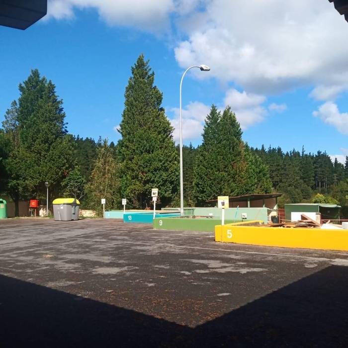 Etxeko tresna elektrikoak konpontzen ikasteko tailerra