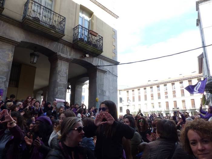 Greba feministaren goizeko t 124 1520512789858