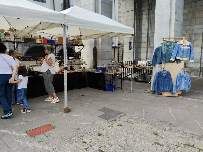 Antzinako objektuz eta bildu 48 1758390920111