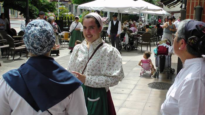 Dantza taldeak taldeak izan  74 1496053232115