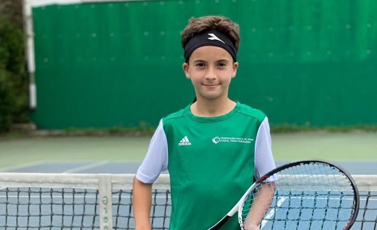 Espainiako Tenis Txapelketan aritu da Ander Urkiza, onenen aurka lehiatzen