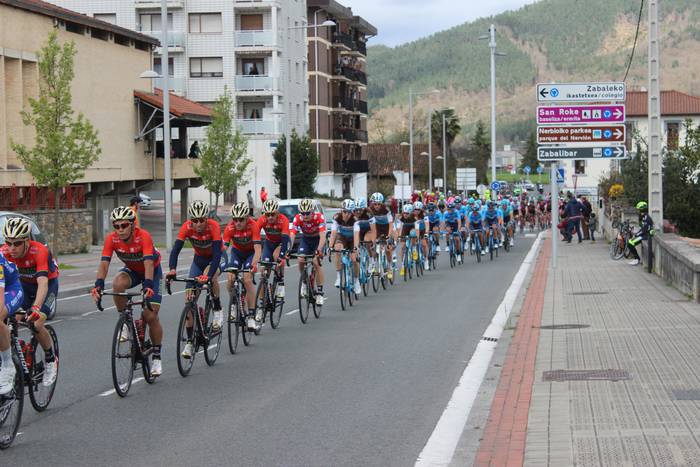 Euskal Herriko itzuliak esku 1 1522848445706