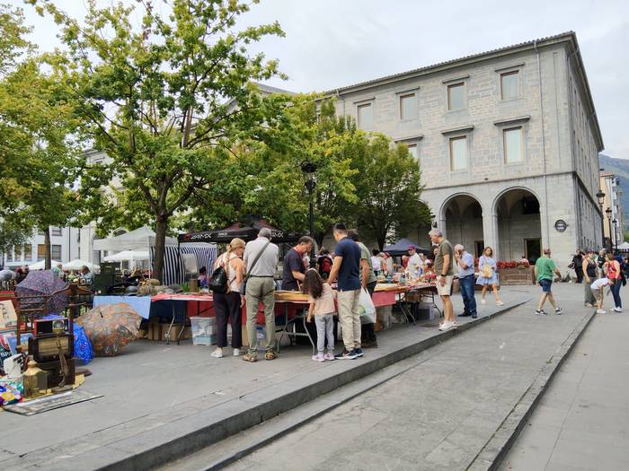 Antzinako objektuz eta bildu 26 1758390857140