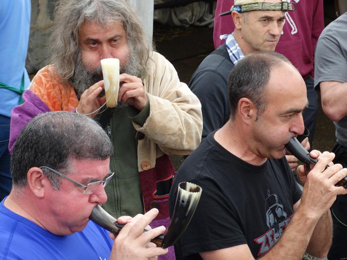 Alboken doinuek bete zuten L 24 1496648351423