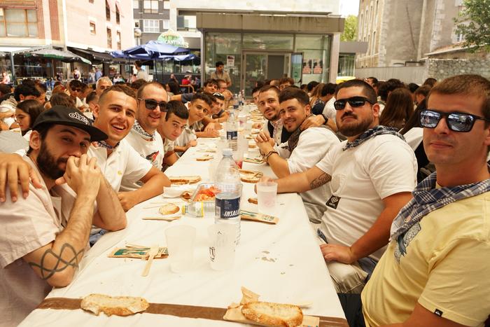 Txahal erreak ehunka laudioa 25 1756478363343