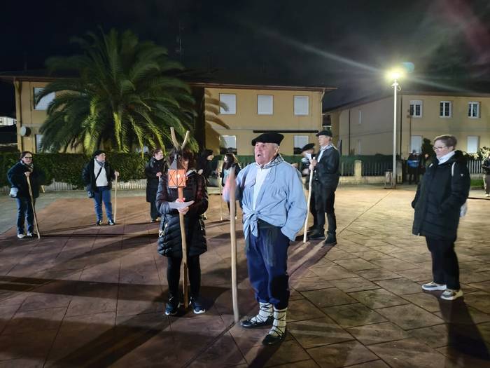 Agate Deunaren bezperak adin 45 1770291954929