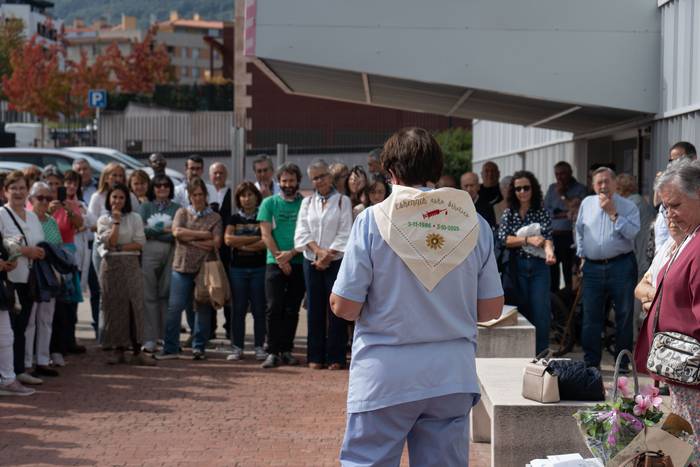 Agur beroa egin diote Amurri 16 1759752082160