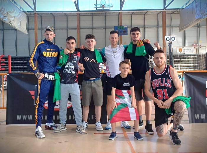 Bengoa aita-semeek eta John Garciak hiru domina ekarri dituzte Espainiako K-1 eta Muay Thai Txapelketatik