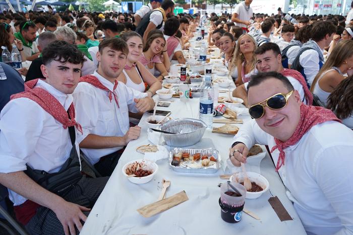 Jendetza batu da kuadrillen  34 1756401934738