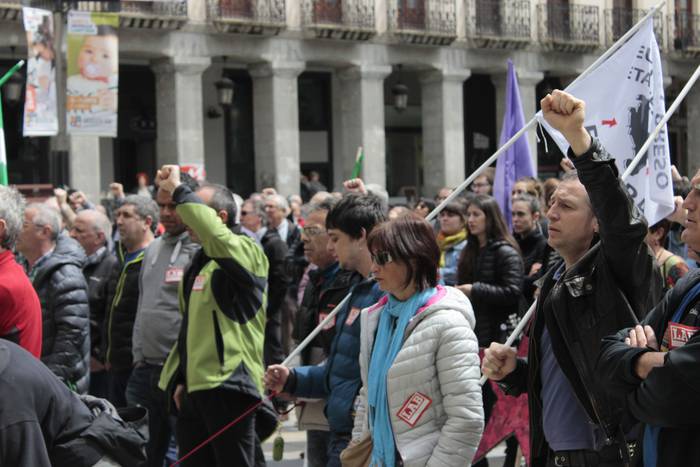 Pentsionisten, emakumeen eta 41 1525176830203