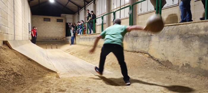 Abian dago Tokiko Bolatoki Sari Nagusia, 45 parte hartzailerekin