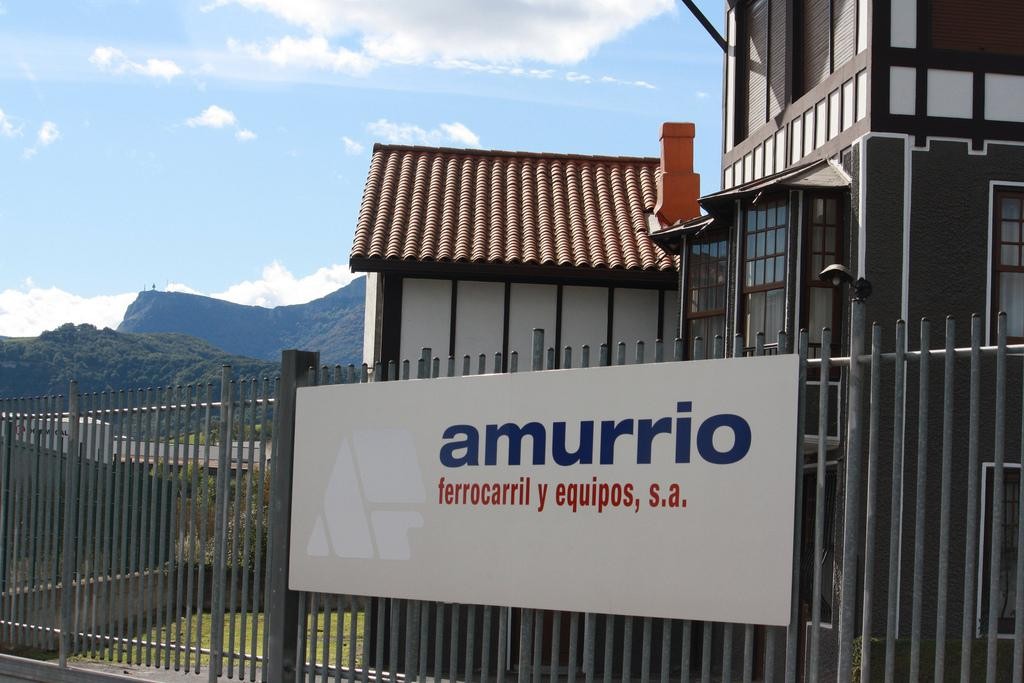 Amurrio Ferrocarril konpainiak 57 urteko langile bat kaleratu duela salatu du enpresa batzordeak