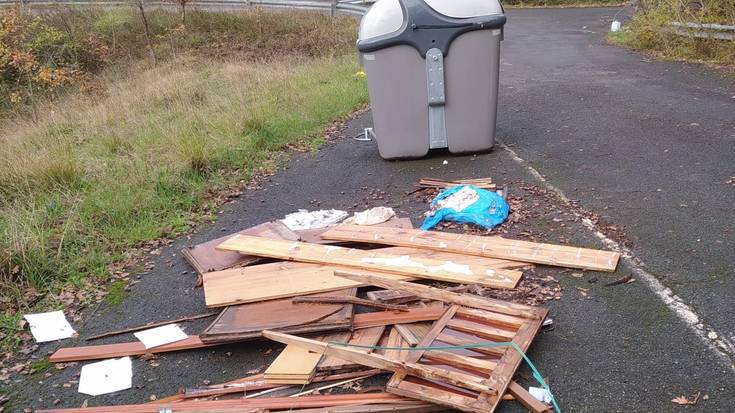 2.000 euro arteko isunak ezarriko dituzte hondakinak baimendu gabeko edukiontzietan edo bide publikoetan uzteagatik