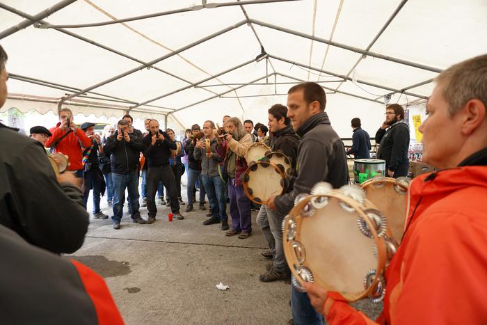 Alboken doinuek bete zuten L 11 1496647676625