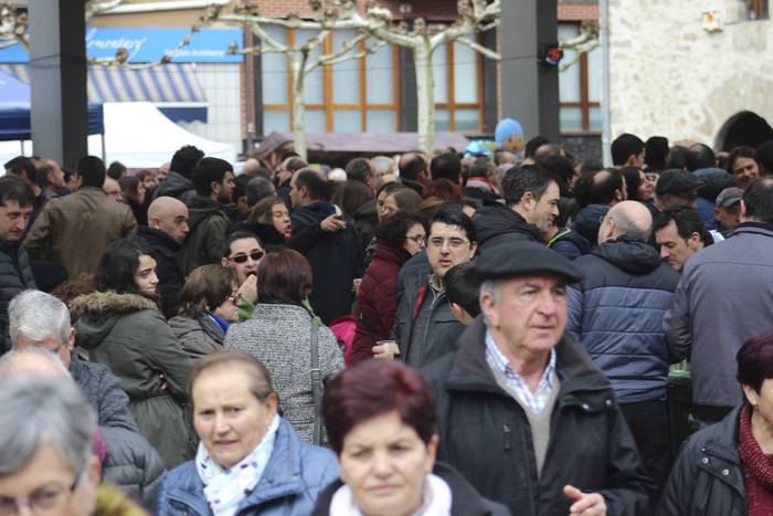 Ehunka ekoizlek eta bisitari 2 1516541636947