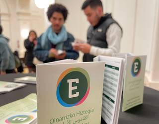 Harrera beroa izan du Arabiera-amazigera-euskara hiztegiaren aurkezpenak