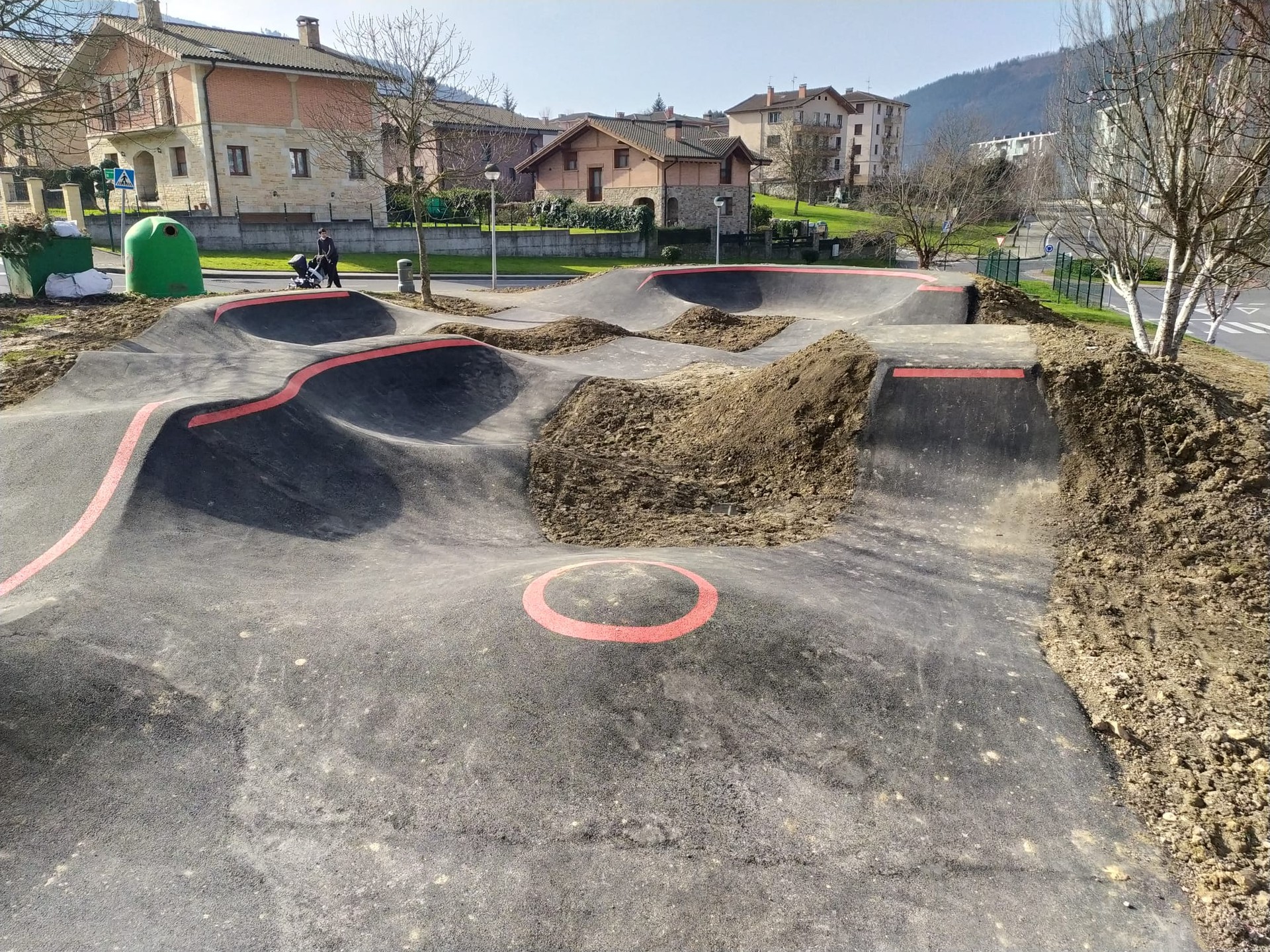 Laudioko Udalak pumptrack pista berria ireki du herritarrentzat