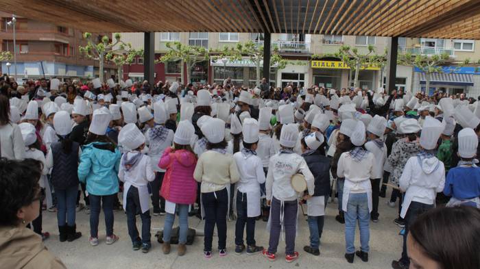 San Anton plazan egin dute u 9 1493306109470