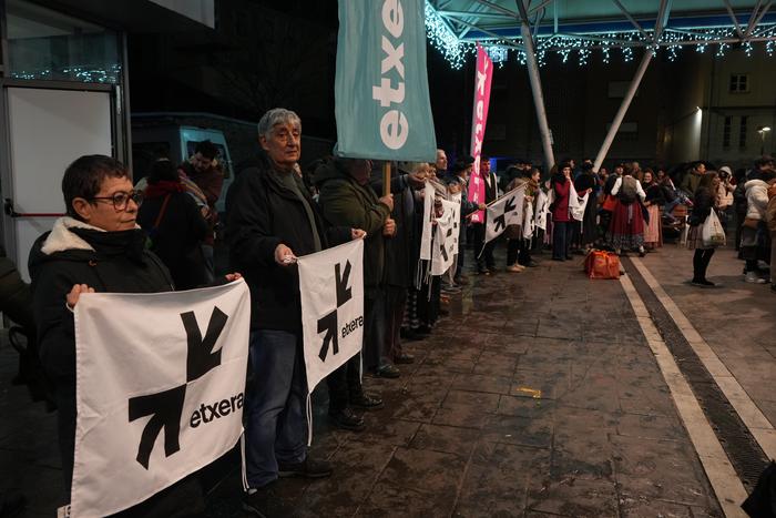 Kalejorarik gabe, baina jend 6 1766614671999