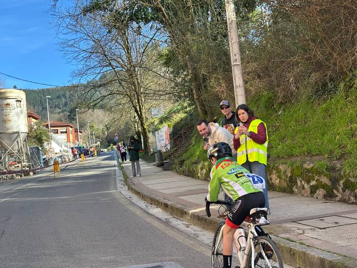 Txirrindulari gazteek erloju 19 1771856213007