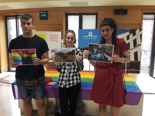 Homofobia, lesbofobia eta transfobiaren aurkako argazki lehiaketako sariak banatu dituzte
