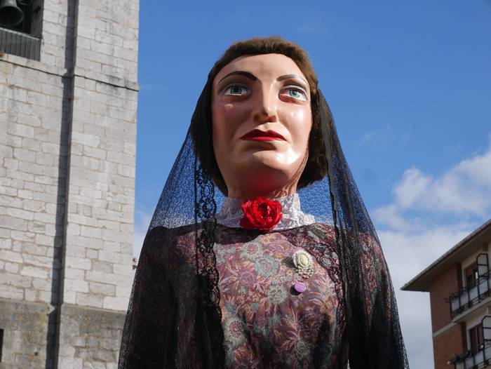 Dantza eta sua uztartu zitue 16 1661604174639