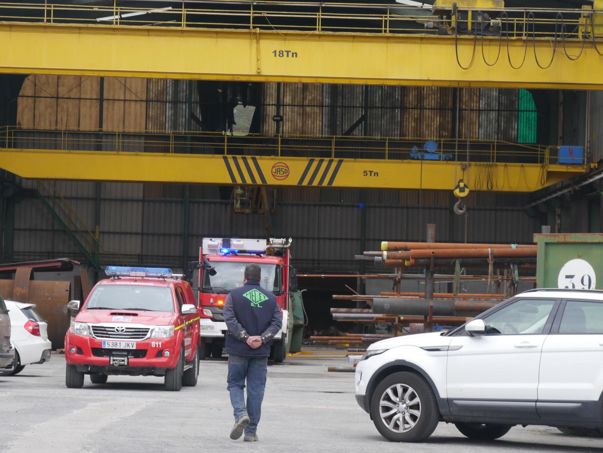 Sua piztu da Laudioko industriaguneko Mecet enpresan