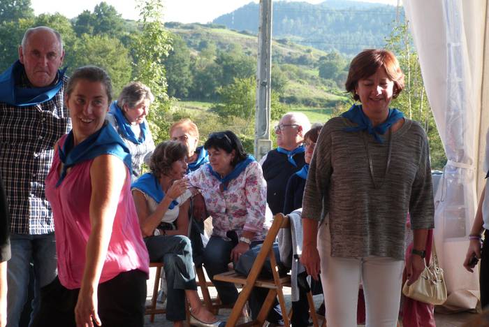 Auzokide ugarik hartu zuten  99 1506366959265