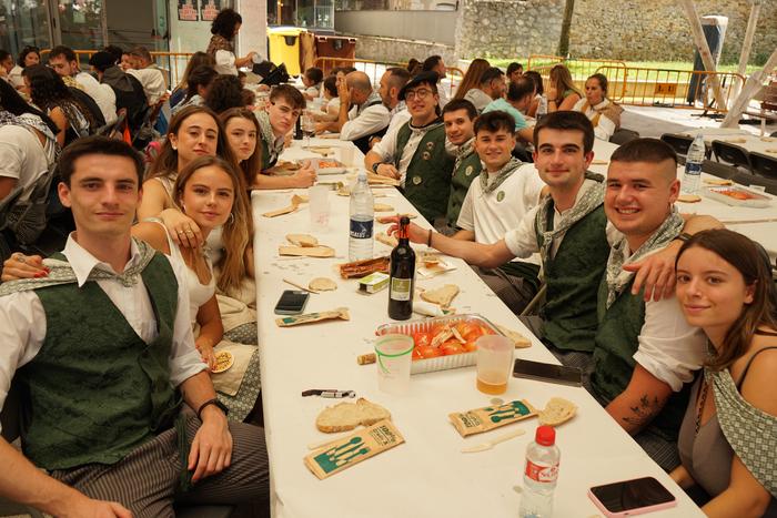 Txahal erreak ehunka laudioa 27 1756478388843