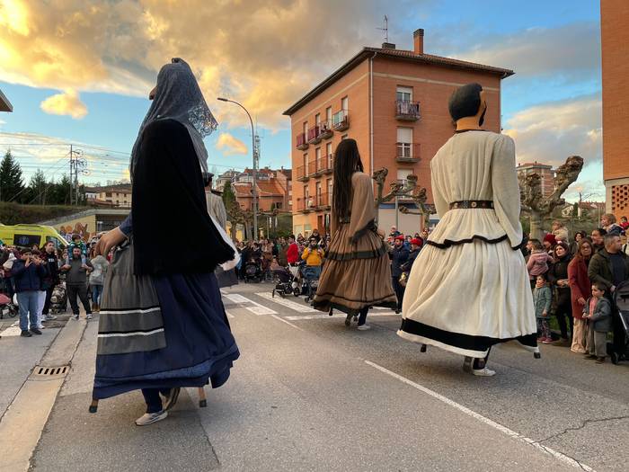 Kalejiran zeharkatu dute Amu 3 1766337547705