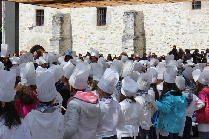 San Anton plazan egin dute u 22 1493306621664