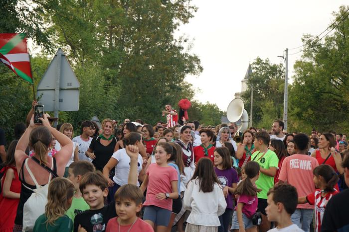 Arteko Gure Aman elkartu eta 55 1757796428850