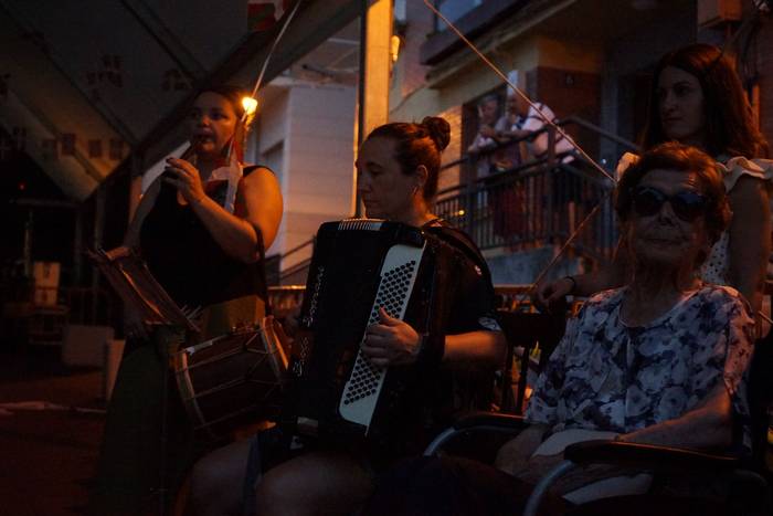 Danbor, buruhandi, dantza et 36 1758311912295