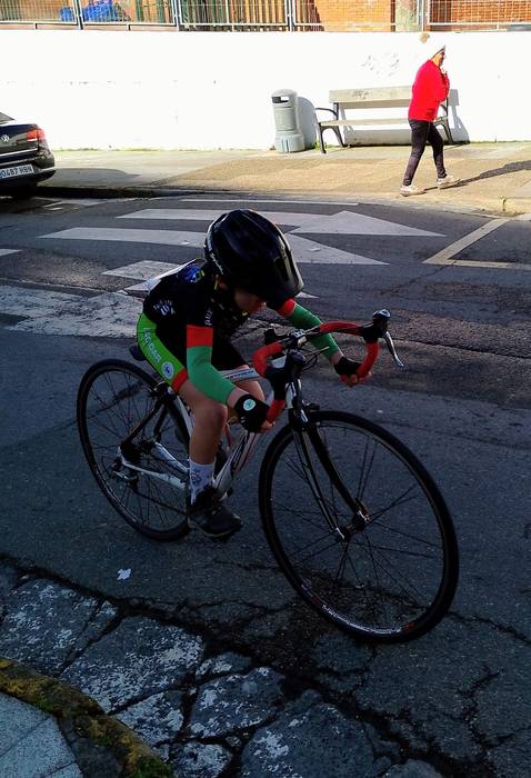 Txirrindulari gazteek erloju 5 1771856130927