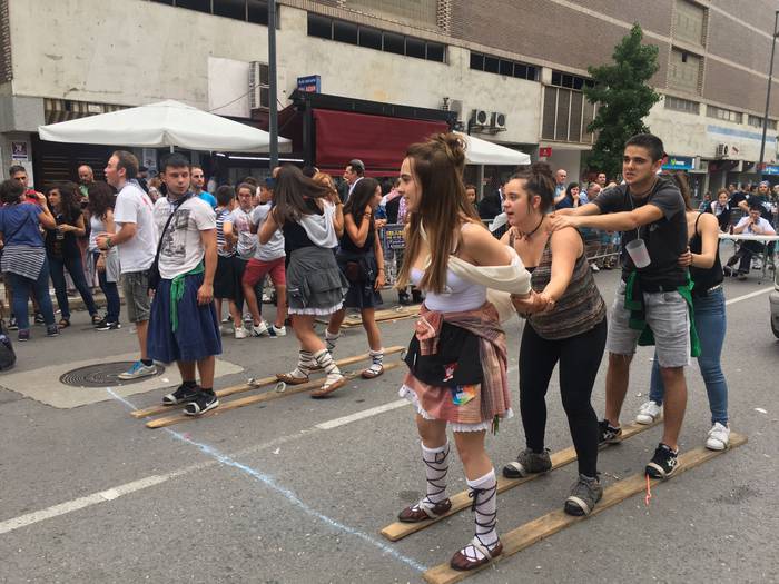 Suziria piztuta lehertu da j 55 1502814869996