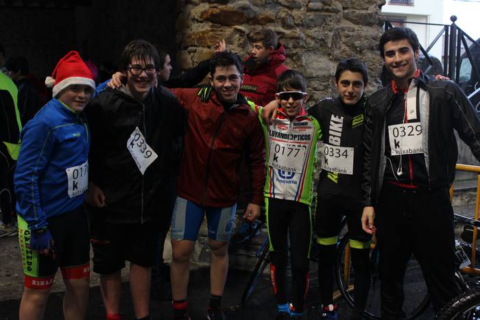 350 lagunetik gora batu dira 10 1514737069261