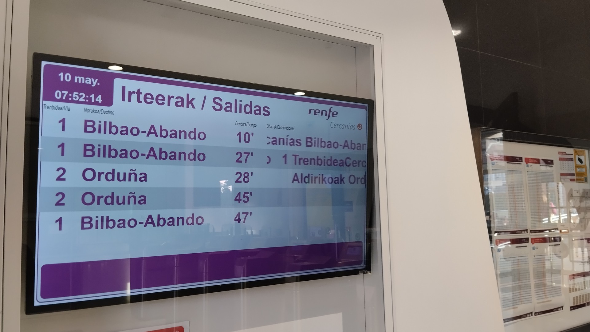 Atzerapenak daude Urduña eta Bilbo arteko tren-zerbitzuan