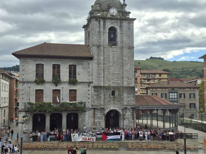 Gazako bidean erasotutako Su 3 1759783393430